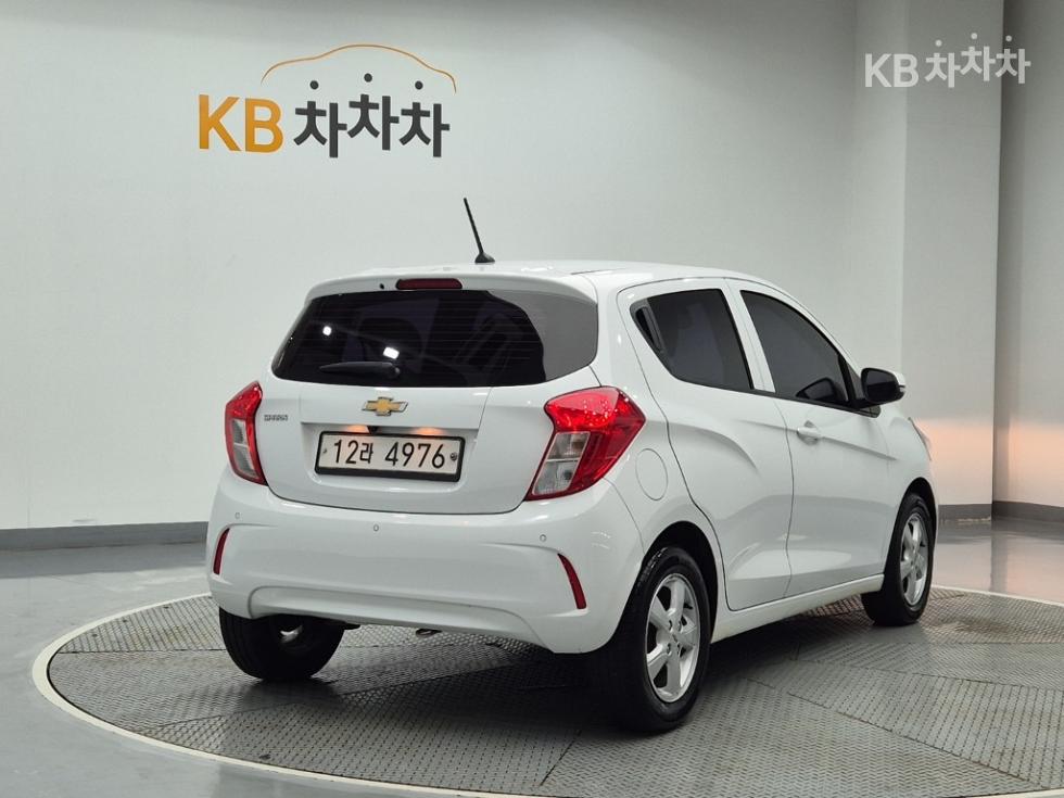 GM Korea Chevrolet Spark BASE MODEL — фото 3