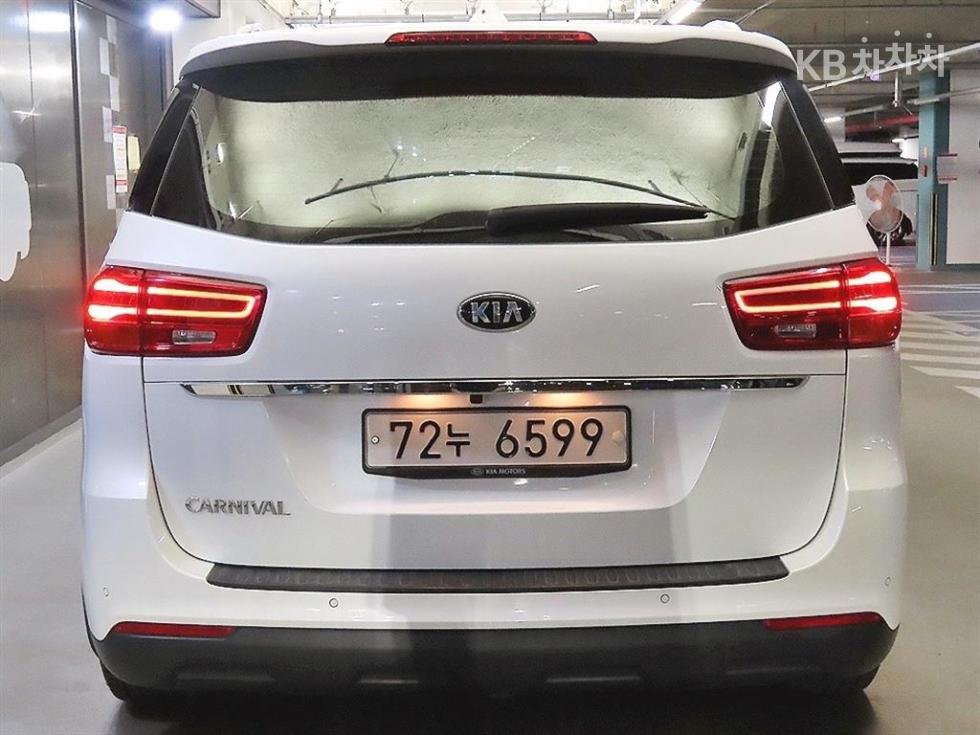 Kia Carnival — miniaturë 5