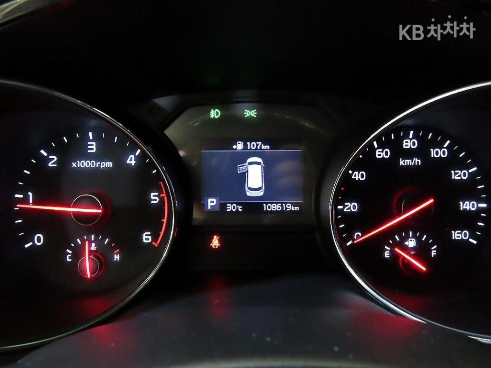 Kia Carnival — miniaturë 9