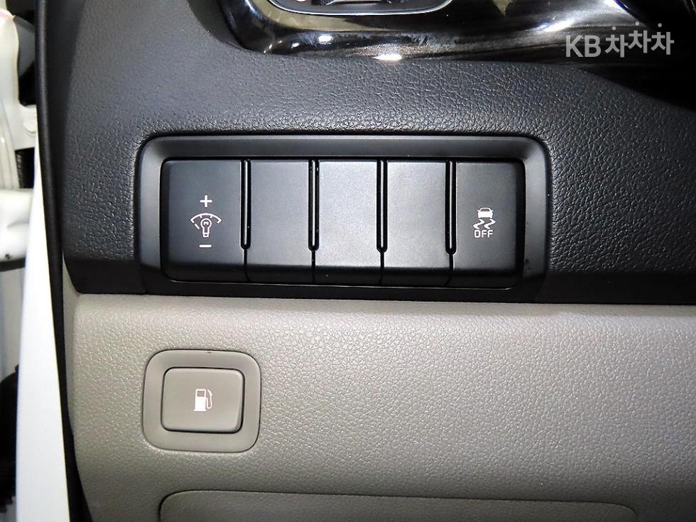 Kia Carnival — miniaturë 13
