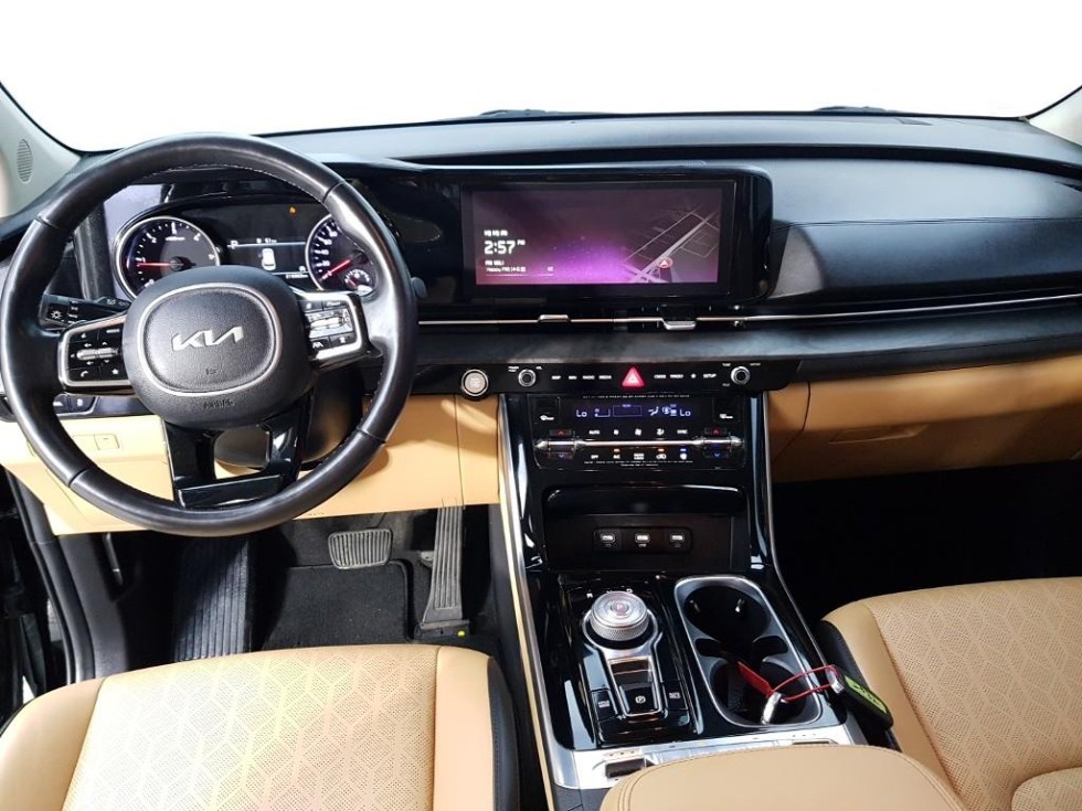 Kia Carnival — miniaturë 5