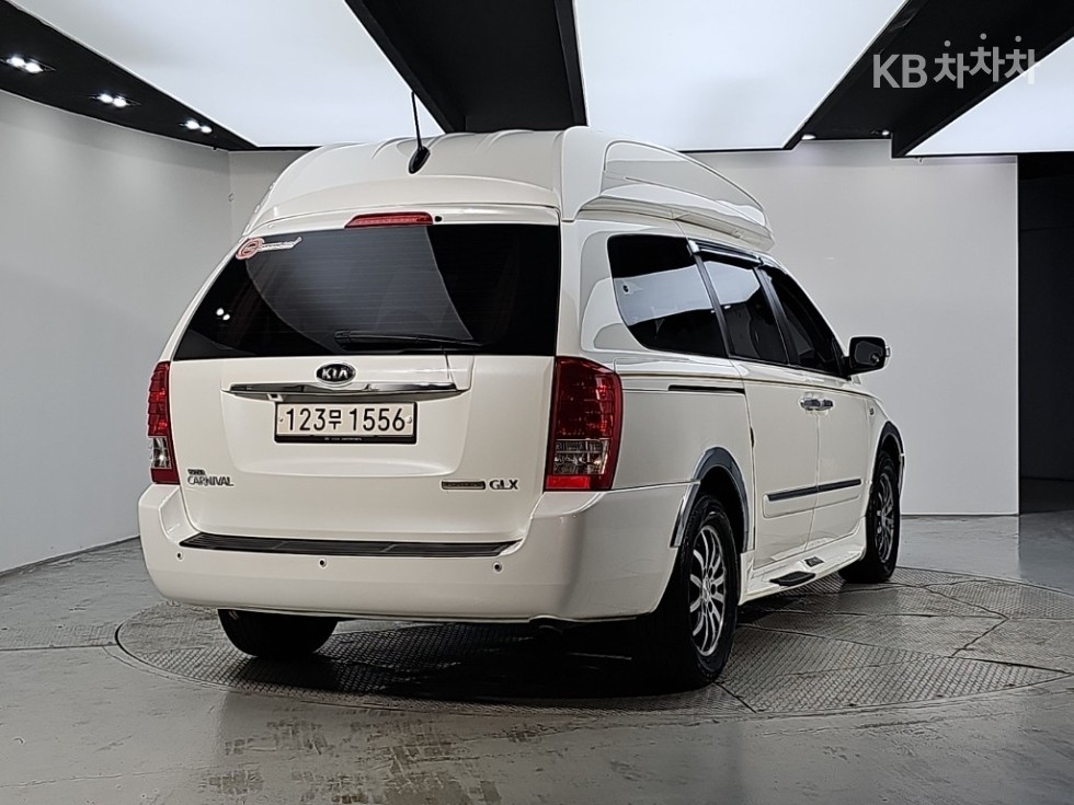 Kia Carnival — miniaturë 4