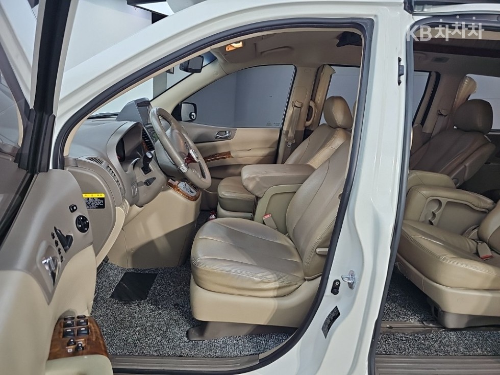 Kia Carnival — miniaturë 11