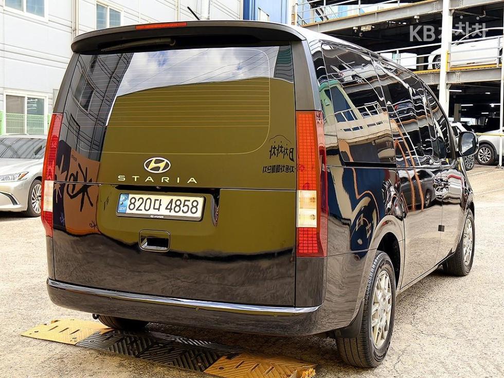 Hyundai Staria — miniaturë 4