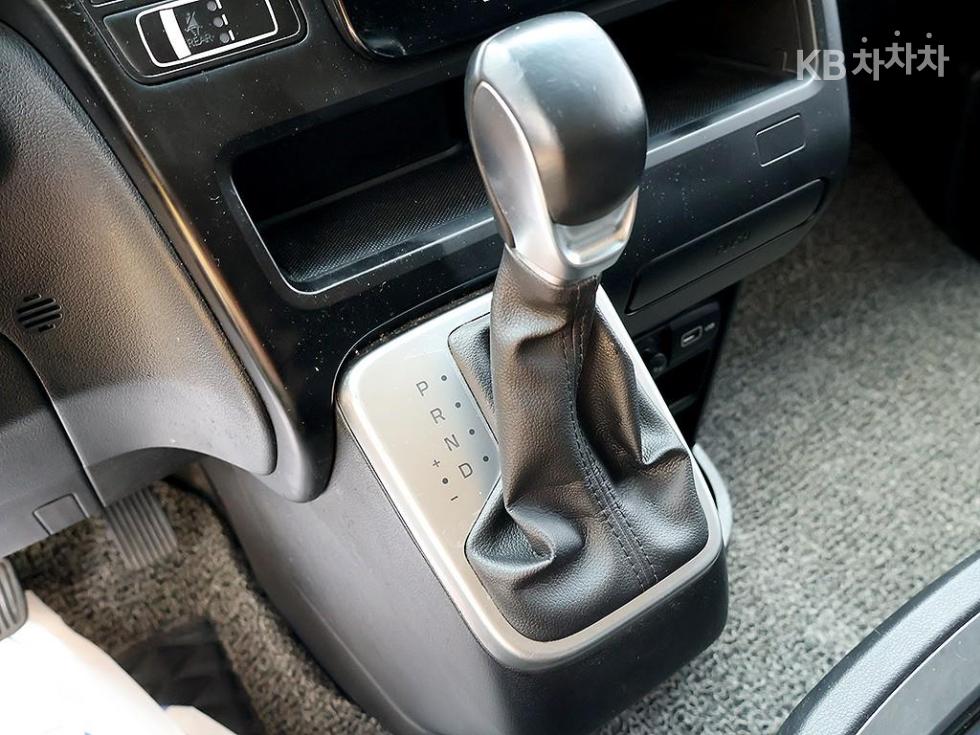 Hyundai Staria — miniaturë 7