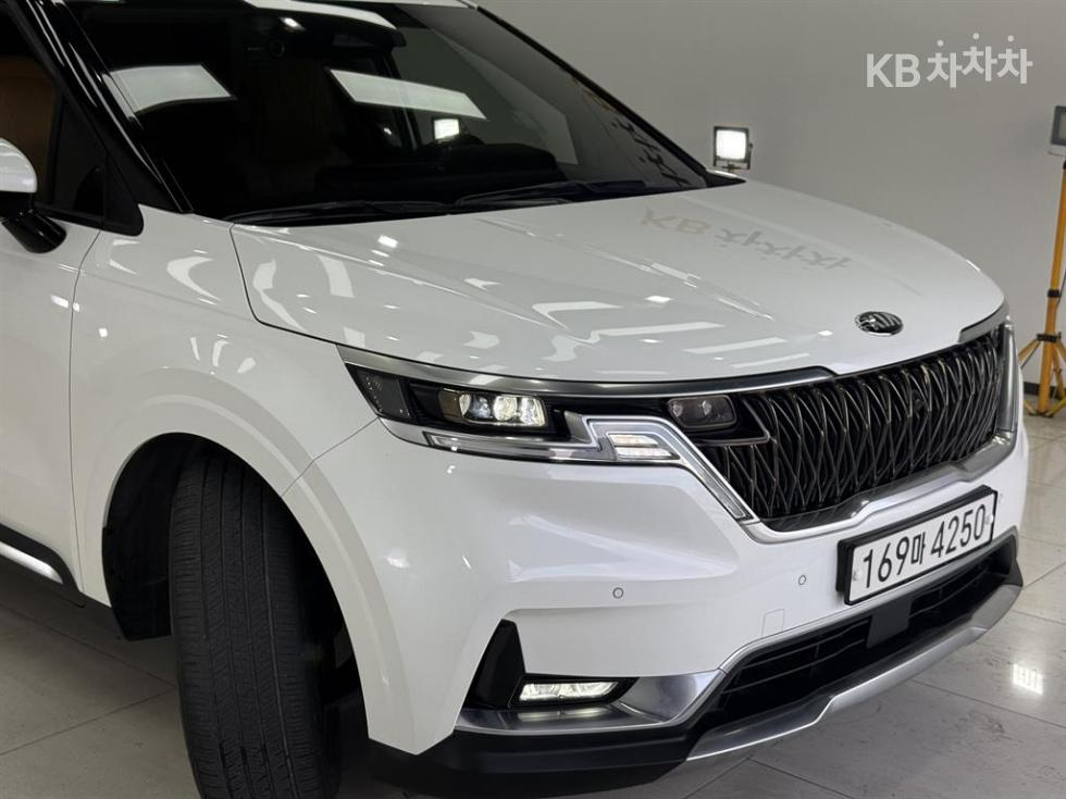 Kia Carnival — miniaturë 3