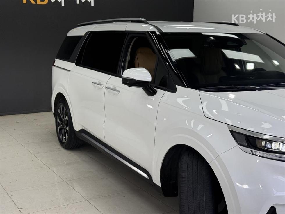 Kia Carnival — miniaturë 4