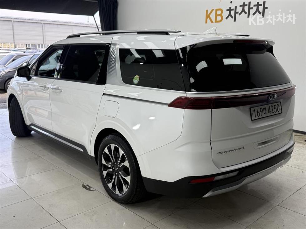 Kia Carnival — miniaturë 5