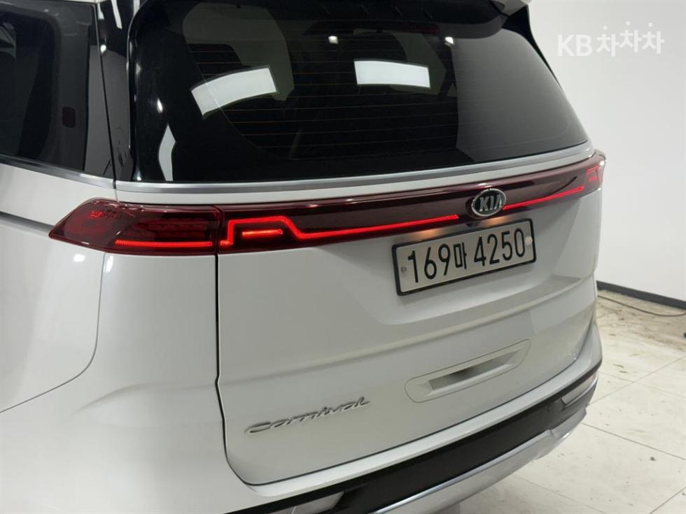 Kia Carnival — miniaturë 6