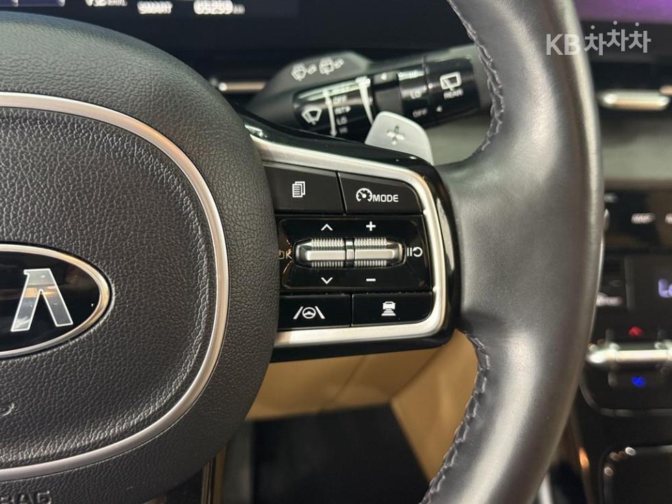 Kia Carnival — miniaturë 10