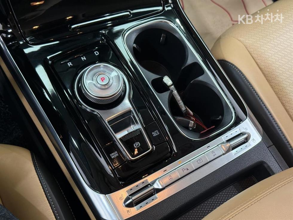 Kia Carnival — miniaturë 13