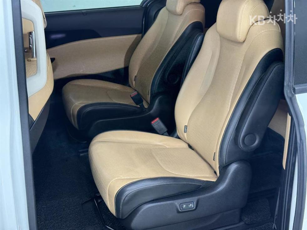 Kia Carnival — miniaturë 16