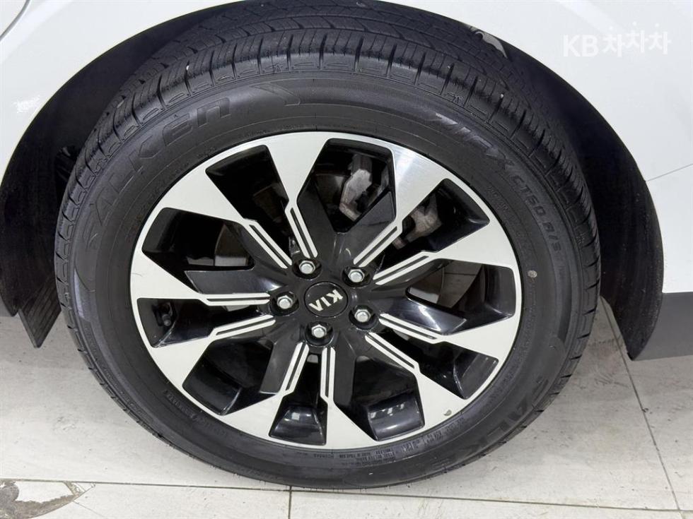 Kia Carnival — miniaturë 19