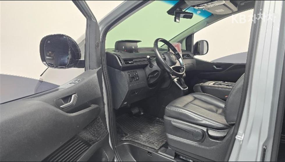 Hyundai Staria — miniaturë 15