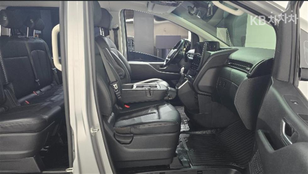 Hyundai Staria — miniaturë 16