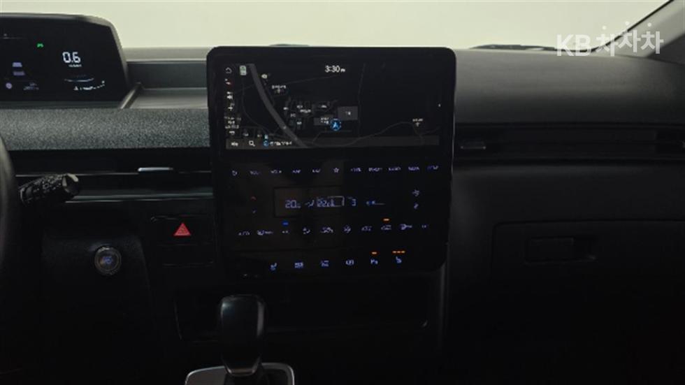 Hyundai Staria — miniaturë 17