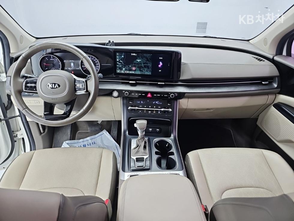 Kia Carnival — miniaturë 7