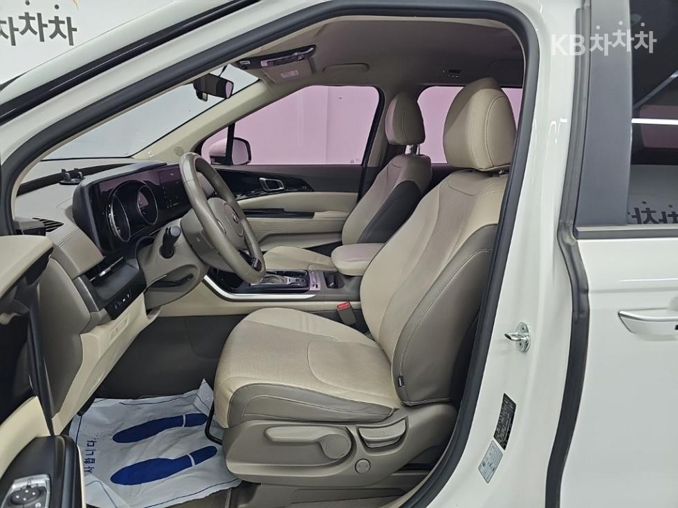 Kia Carnival — miniaturë 11