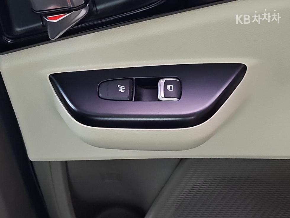 Kia Carnival — miniaturë 14