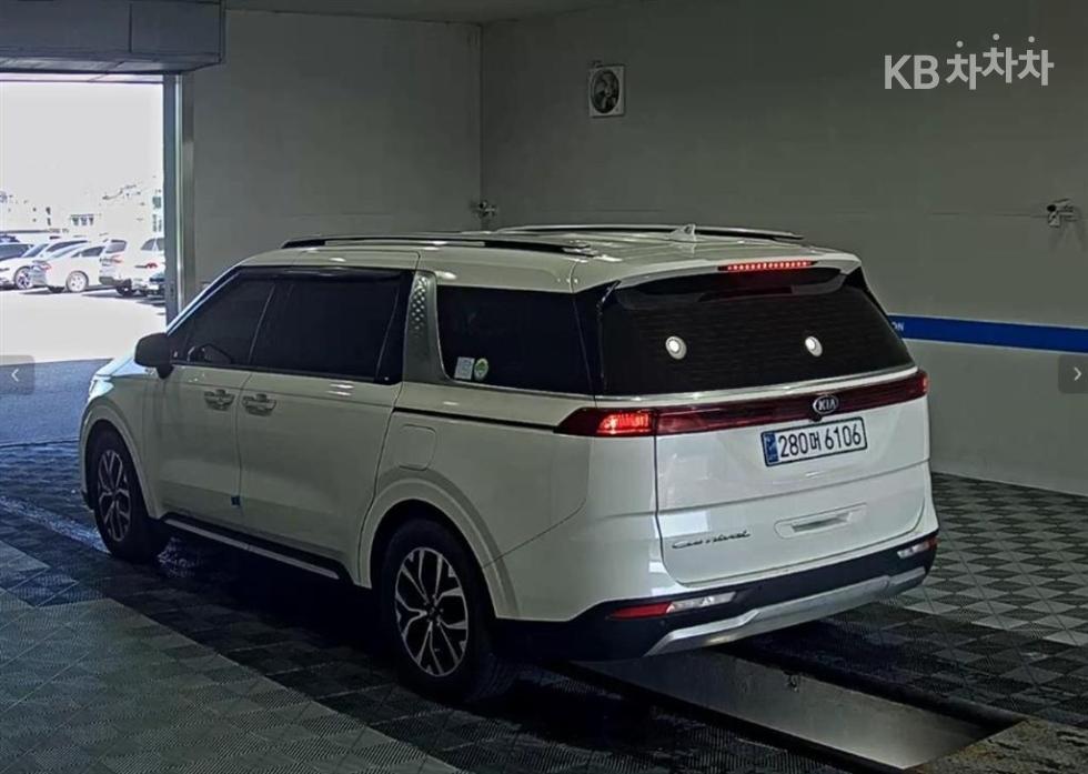 Kia Carnival — miniaturë 5