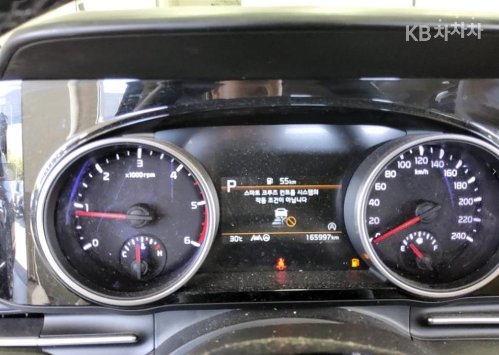 Kia Carnival — miniaturë 7