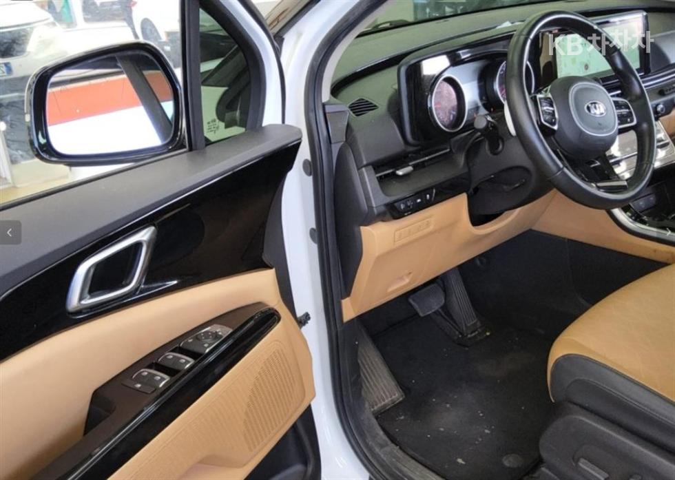 Kia Carnival — miniaturë 8