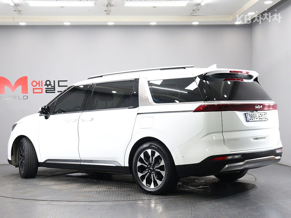 Kia Carnival — miniaturë 4