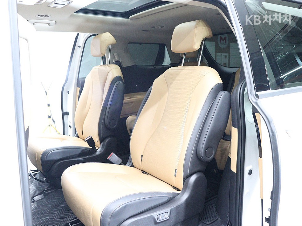 Kia Carnival — miniaturë 16