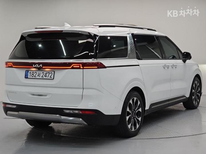 Kia Carnival — miniaturë 4