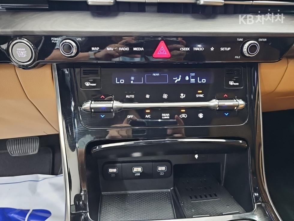 Kia Carnival — miniaturë 10
