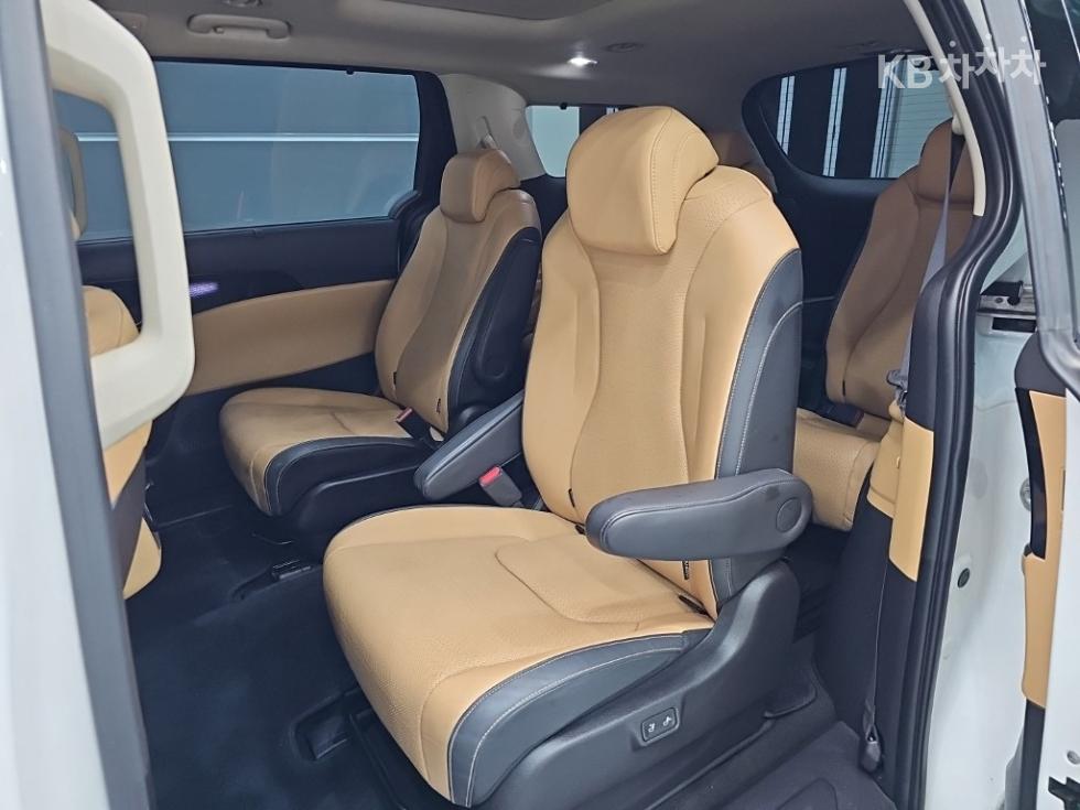 Kia Carnival — miniaturë 12
