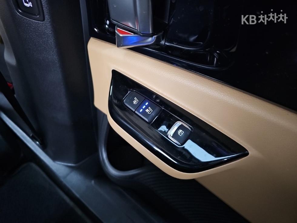 Kia Carnival — miniaturë 14