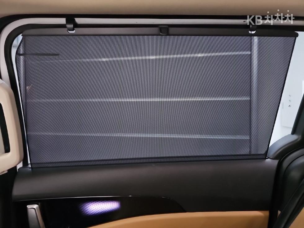 Kia Carnival — miniaturë 15