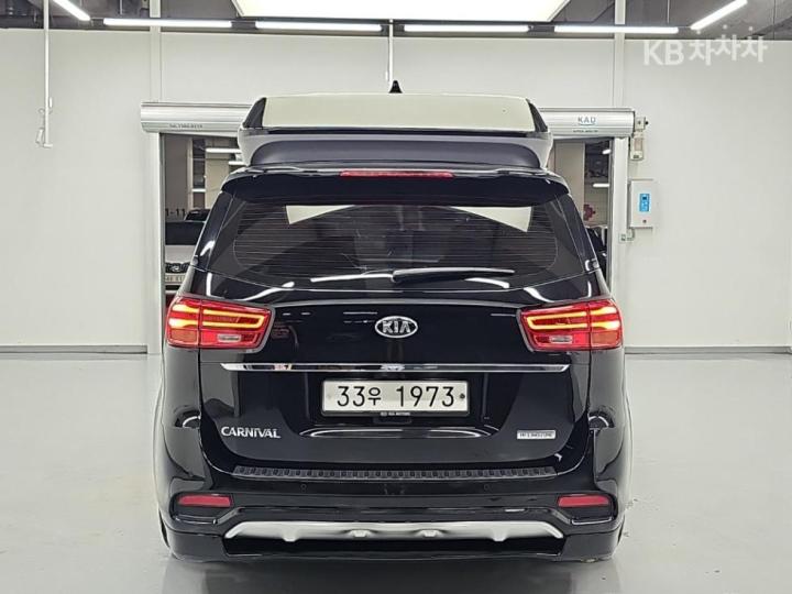 Kia Carnival — miniaturë 3