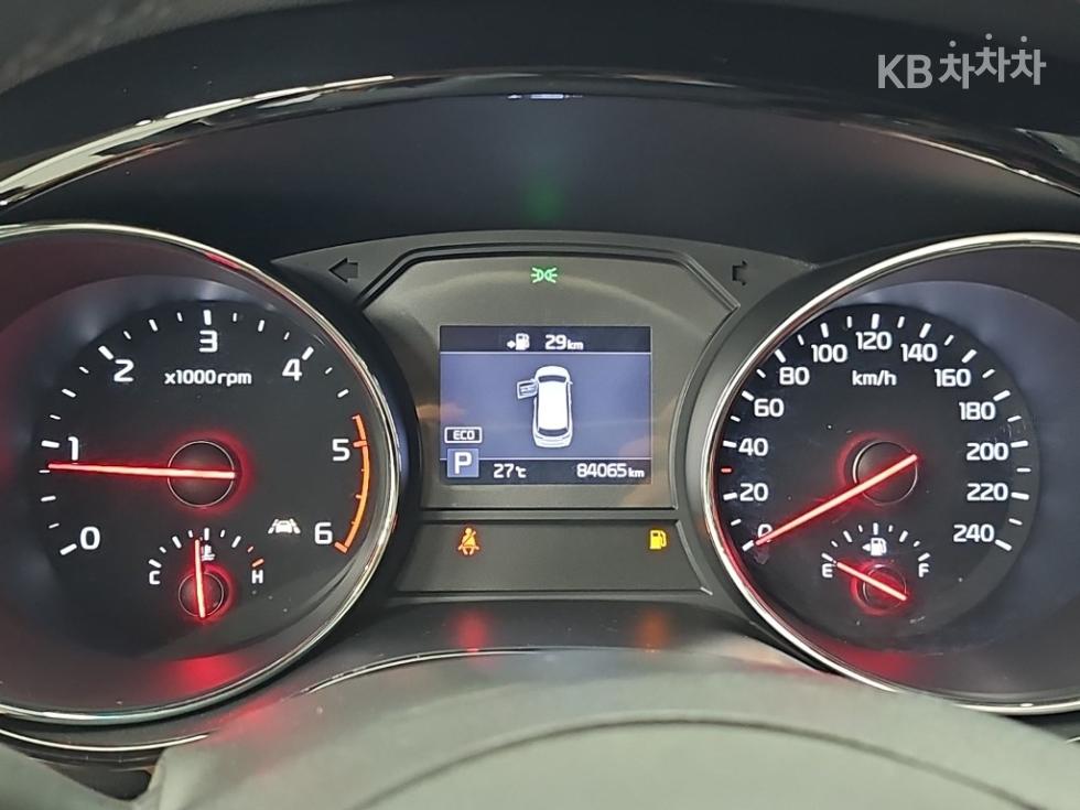 Kia Carnival — miniaturë 6