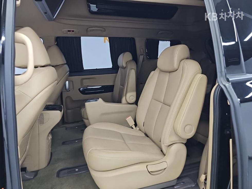 Kia Carnival — miniaturë 12