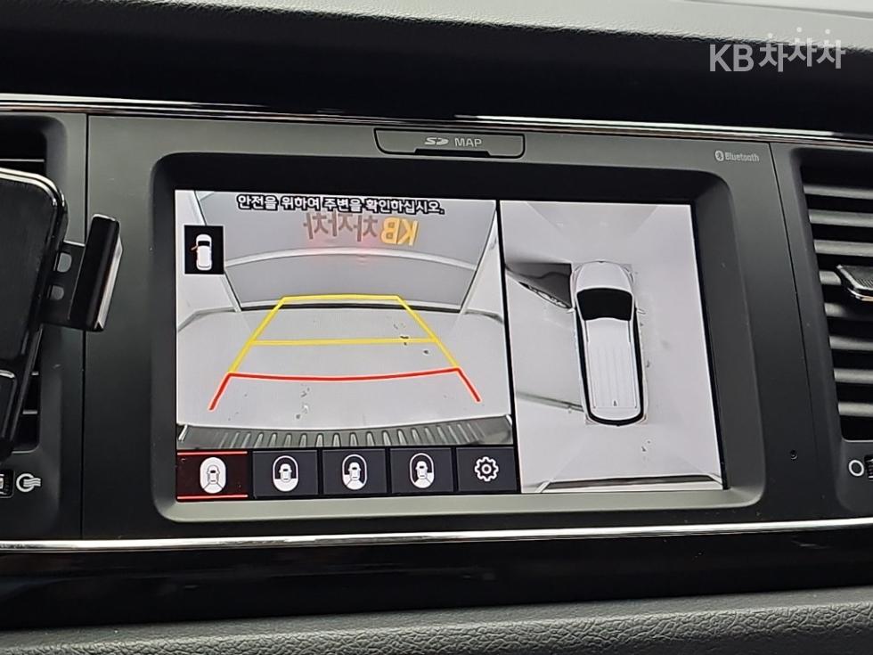 Kia Carnival — miniaturë 18