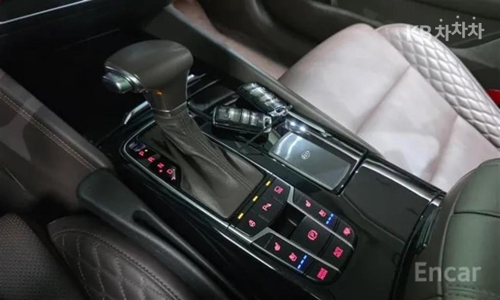 Kia K7 — miniaturë 9