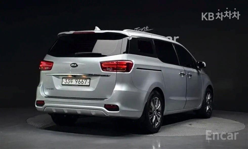 Kia Carnival — miniaturë 2