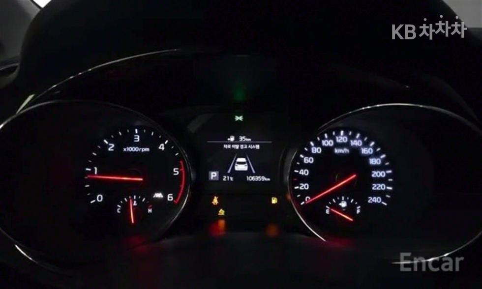 Kia Carnival — miniaturë 8