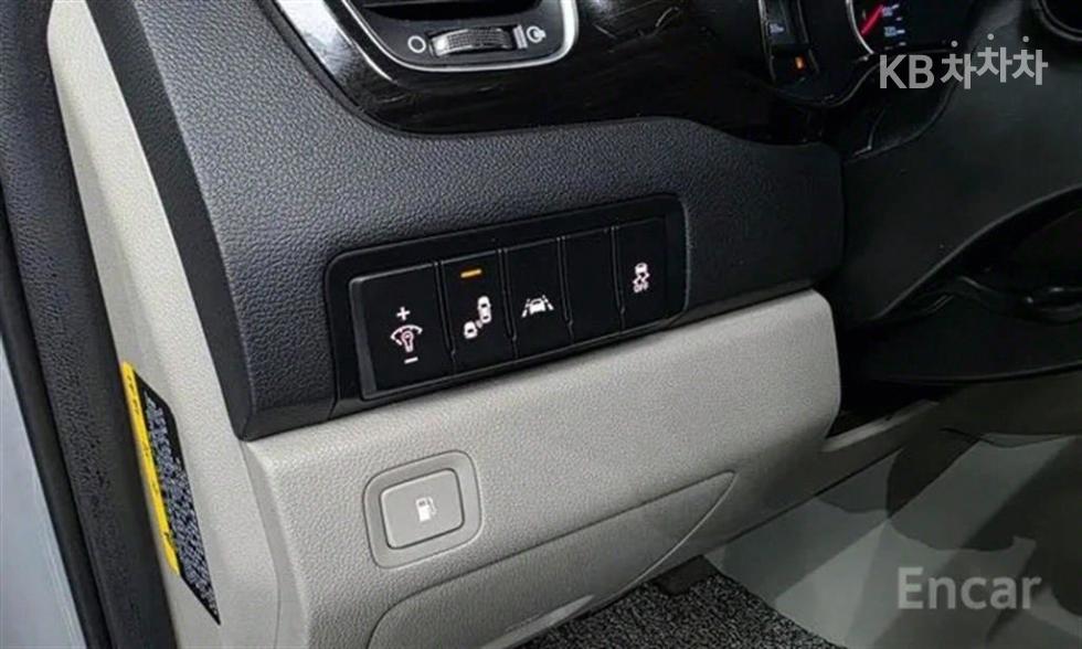 Kia Carnival — miniaturë 13