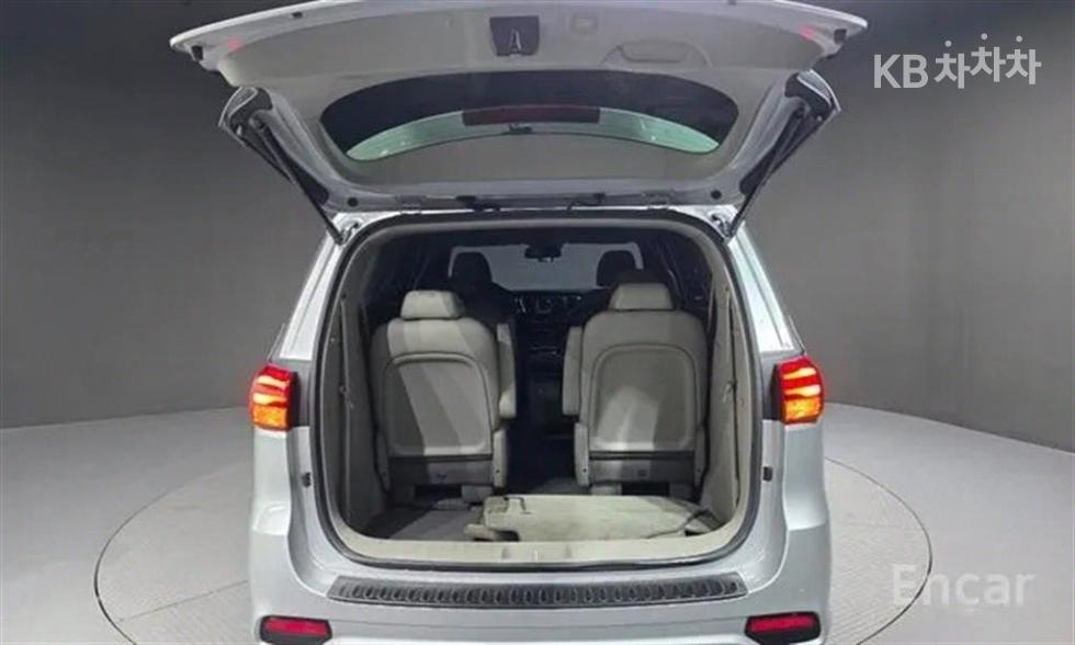 Kia Carnival — miniaturë 20