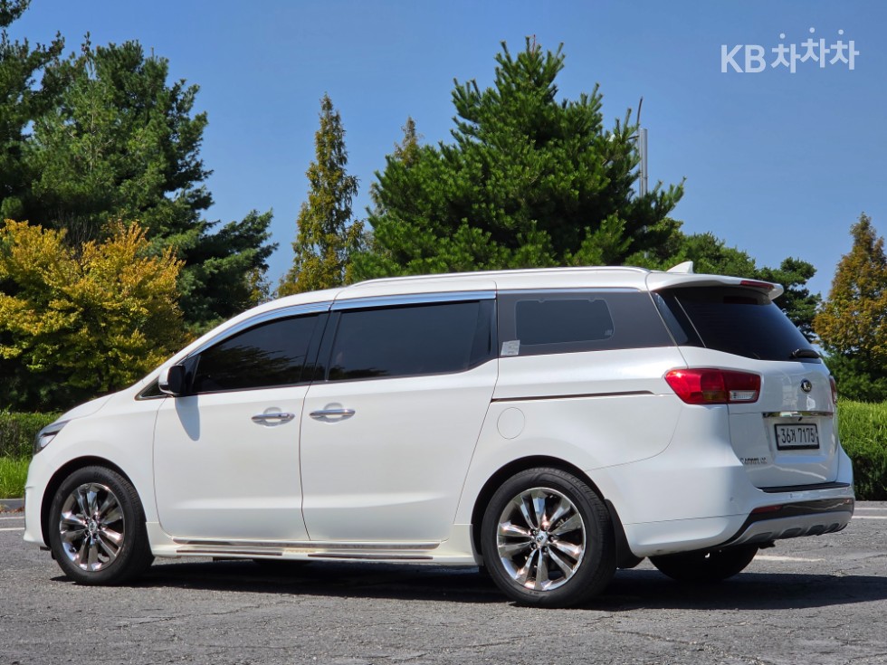 Kia Carnival — miniaturë 6
