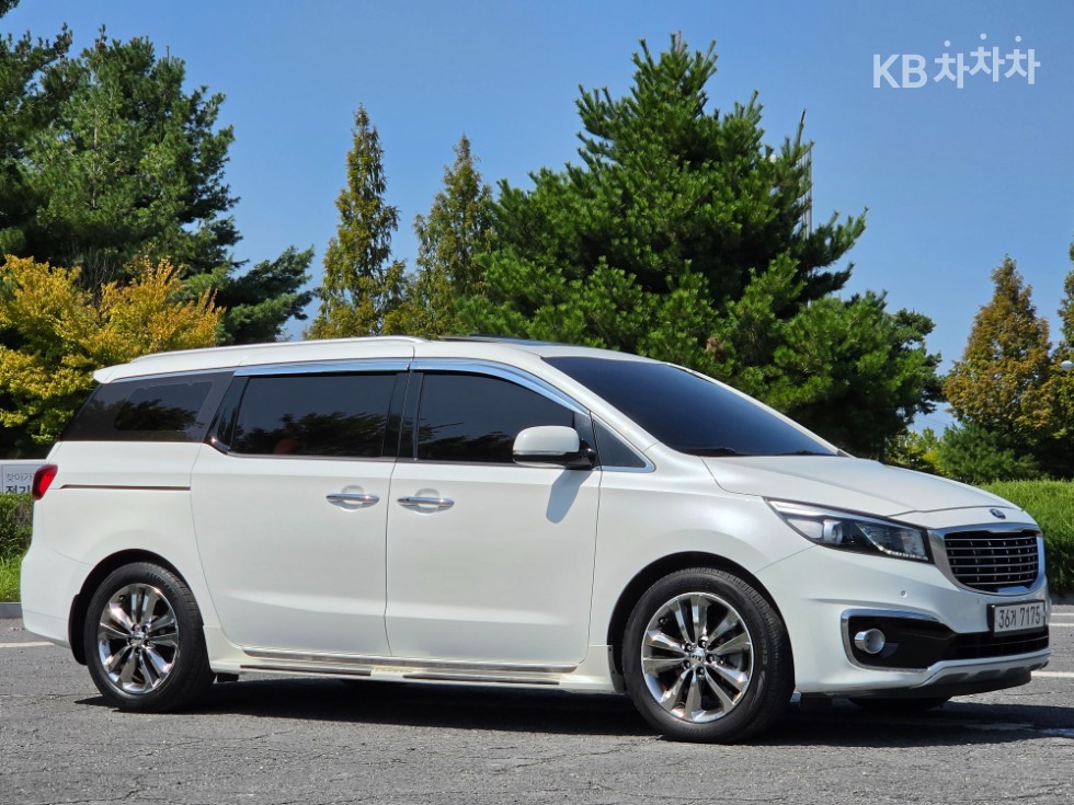 Kia Carnival — miniaturë 7
