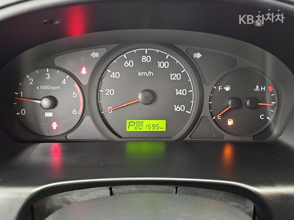 Hyundai Starex — miniaturë 6