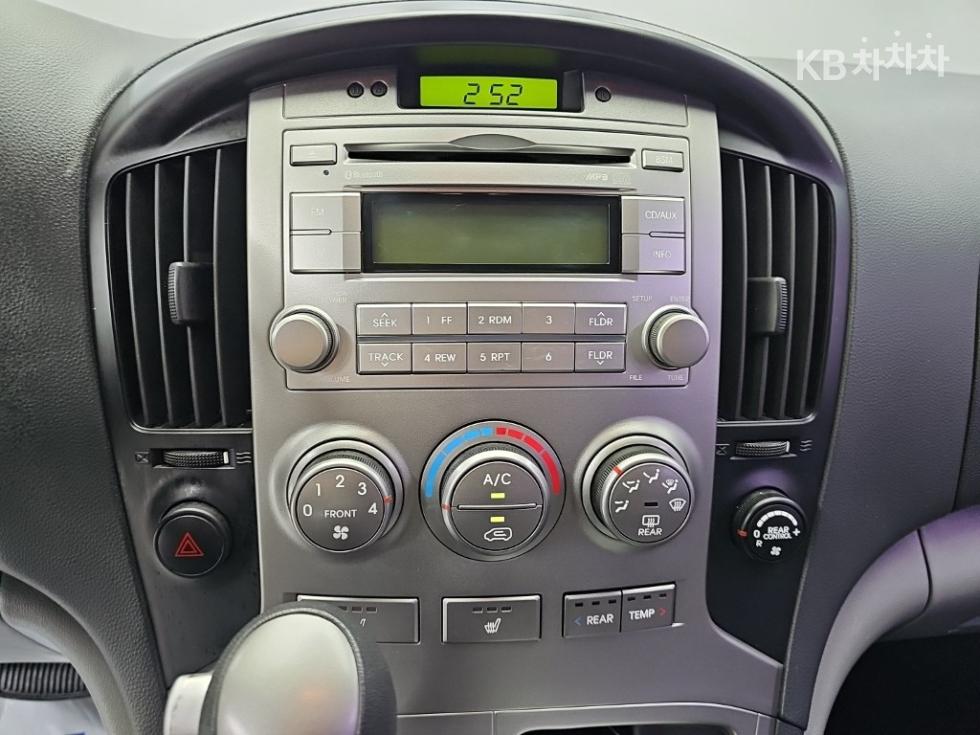 Hyundai Starex — miniaturë 10