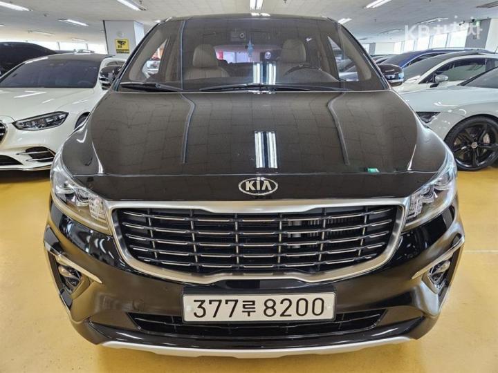 Kia Carnival 9인승 2.2 디젤 노블레스 — foto 1