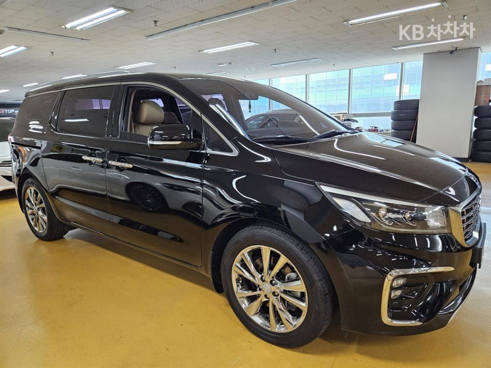 Kia Carnival — miniaturë 2