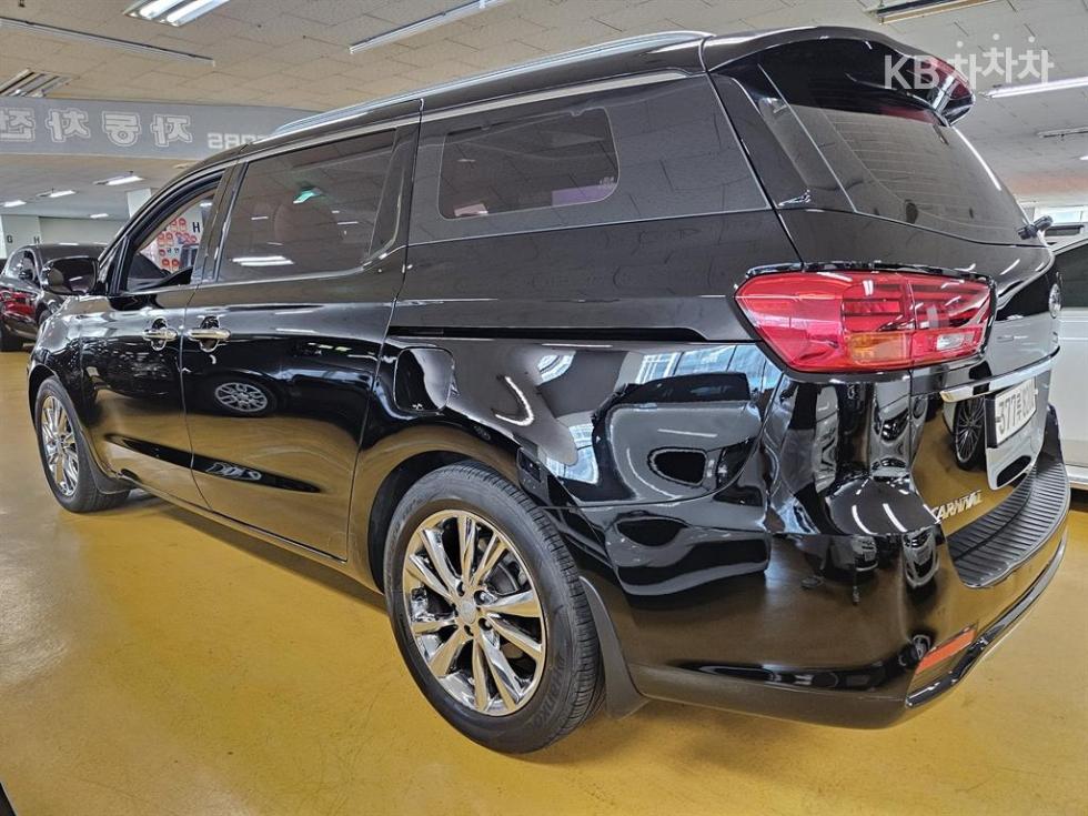 Kia Carnival — miniaturë 5