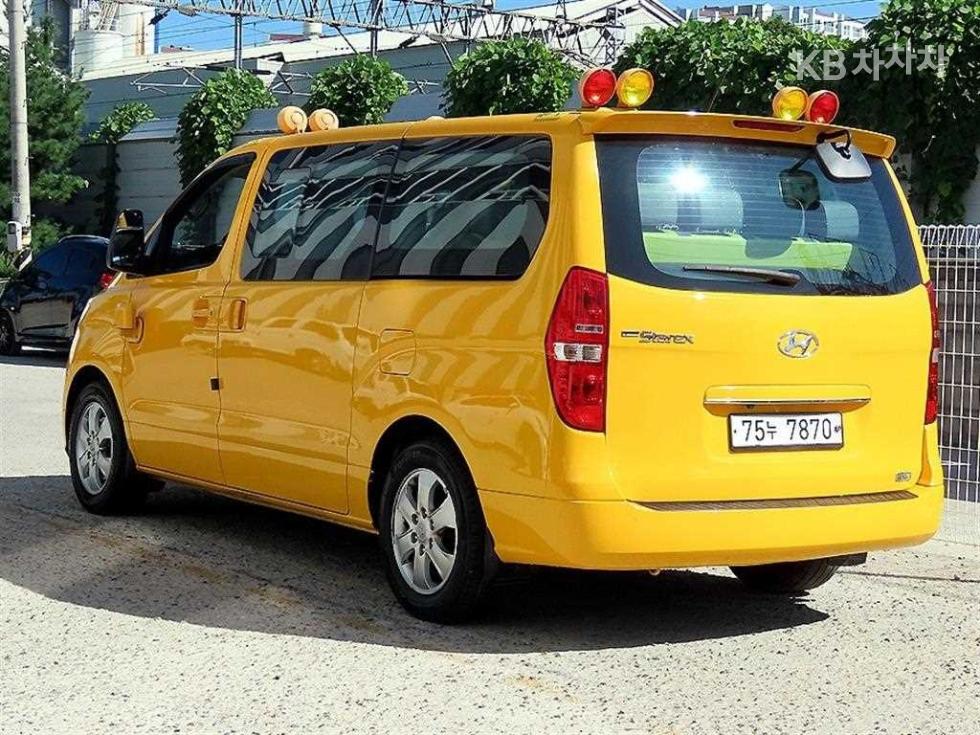 Hyundai Starex — miniaturë 3